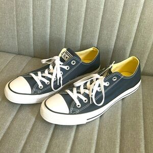 Converse Navy Blue All Star Size 10 Women’s